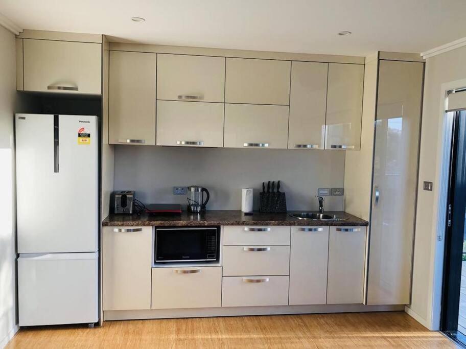 “Henderson Dream Guest House” Auckland Exteriör bild